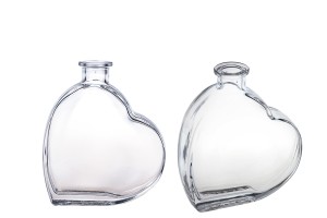 Бутилка във формата на сърце 200 мл-изображение_продукт