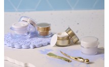 Буркани за гел за нокти