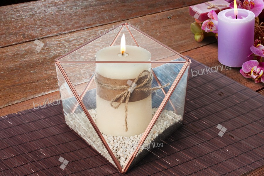 Декоративен стъклен свещник