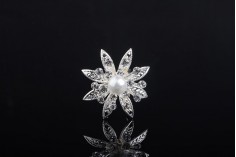 Декоративна метална брошка Перла Цвете с ширина 30 mm- 20 броя