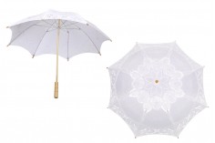 Beyaz dantel ile kumaş düğün şemsiyesi