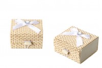 Дървена квадратна кутия за сватбена бонбониера