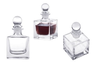 Стъклена квадратна бутилка  60 ml с тапа  Φ 15.5-3
