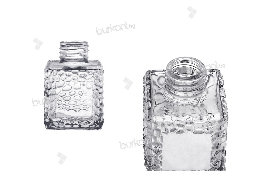 Квадратна стъклена бутилка 100 ml (PP 28) с релефен дизайн