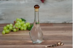 Стъклена елегантна бутилка 250 мл за ликьор