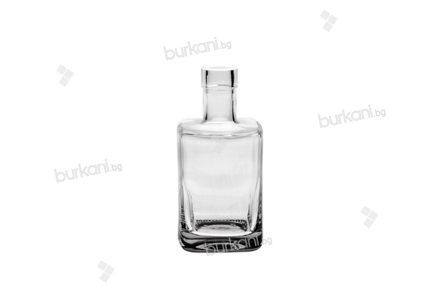 Стъклена квадратна бутилка за ликьор или коняк 500 ml