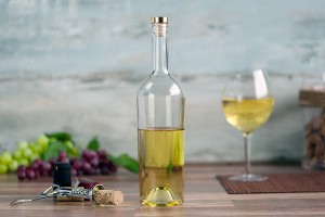 Стъклена прозрачна бутилка за вино 750 мл Коника-3