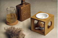 Дървена поставка дифузер за ароматни восъци или масла + керамична малка чинийка за топене