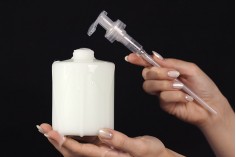 Пластмасова цилиндрична полупрозрачна бутилка 400 мл с помпа (28/410)