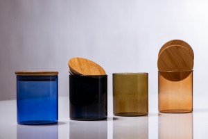 Стъклени буркани с размер  85x100 mm с херметическа дървена капачка-изображение_група