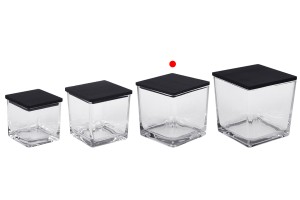 Стъклен декоративен квадратен съд 650 ml с размери 100x100x100 mm с дървена капачка за свещи-изображение_група