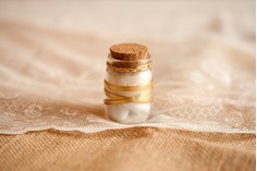Малки шишенца за сватба или кръщене с коркова тапа 40 мл в 81-6