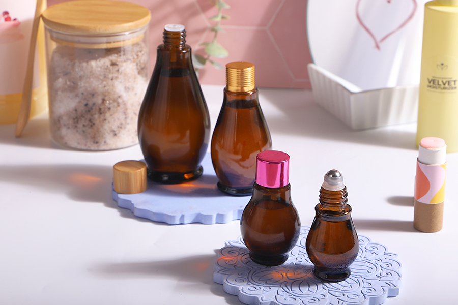 Стъклена кафява бутилка за етерични масла 50 ml (PP18) Стъклена кафява бутилка за етерични масла 50 ml (PP18)