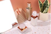 Луксозна акрилна airless бутилка 50 мл Луксозна акрилна airless бутилка 50 мл