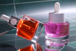 Стъклена бутилка 15 мл с капкомер и цедка-изображение_група