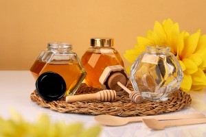 Стъклен буркан 200 мл за мед  със алуминиева златиста капачка-изображение_група