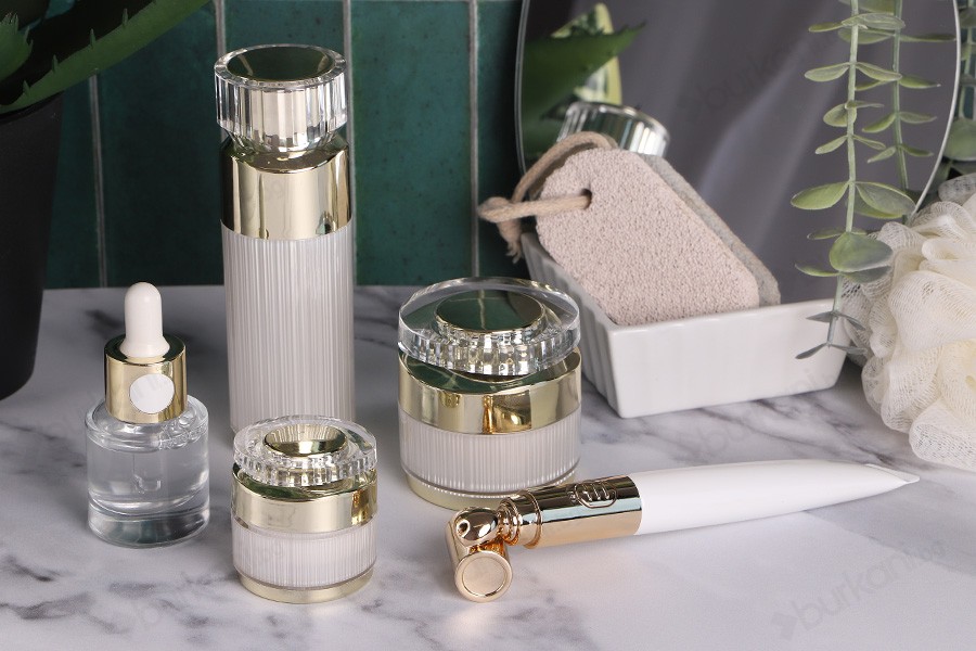 Луксозна акрилна бутилка Airless 30 ml-изображение_група