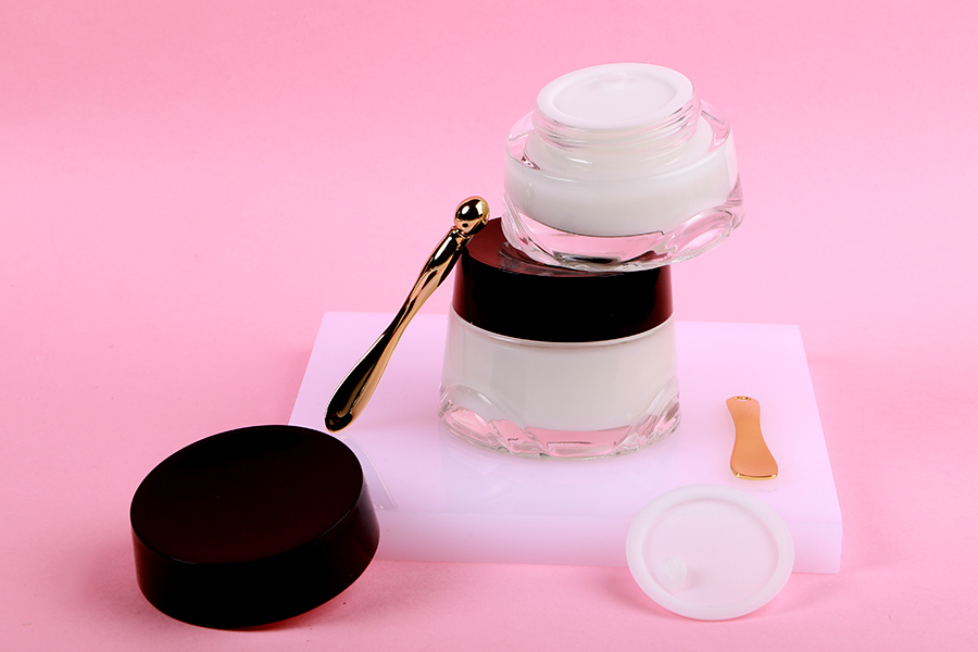 Стъклен прозрачен буркан за крем 30 мл с капачка и пластмасов уплътнител-изображение_група