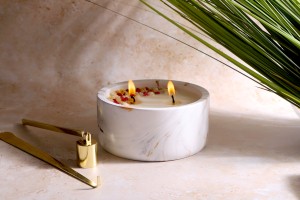 Декоративен керамичен съд за свещ с размер 130х60 мм със сиво-златист мраморен ефект-изображение_група