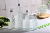 Пластмасова бутилка 150 мл с алуминиева капачка с уплътнител Пластмасова бутилка 150 мл с алуминиева капачка с уплътнител