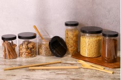 Пластмасов PET буркан 250 мл с черна капачка , с размери  65x100 mm