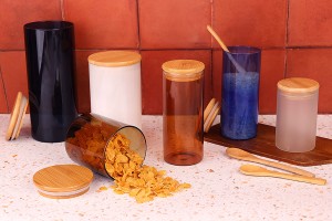 Стъклени буркани с размер  85x100 mm с херметическа дървена капачка-изображение_група