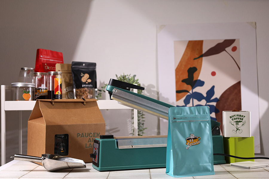 Крафт картонена кутия тип куфар с прозорче с размери 200x120x115 - 20 бр Крафт картонена кутия тип куфар с прозорче с размери 200x120x115 - 20 бр-изображение_група