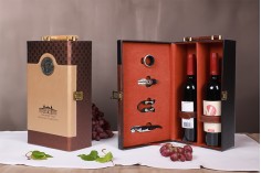 Луксозна кутия за бутилки за вино с кожено кафяво и златисто покритие, с аксесоари 