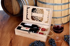 Дървена кутия за съхранение на 2 бутилки вино с въжена дръжка