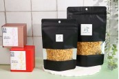 Алуминиеви торбички тип Doy Pack, с "цип" затваряне, прозорец и термозапечатване 100x30x145 mm - 100 бр. Алуминиеви торбички тип Doy Pack, с "цип" затваряне, прозорец и термозапечатване 100x30x145 mm - 100 бр.