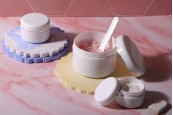 Пластмасов буркан 200 ml с капачка със сребърна лента и вътрешно уплътнение -6 бр. в опаковка Пластмасов буркан 200 ml с капачка със сребърна лента и вътрешно уплътнение -6 бр. в опаковка