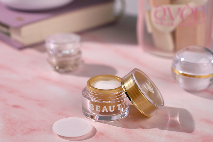 Луксозен пластмасов акрилен буркан за крем  5 ml с капачка и вътрешен уплътнител -12./пакет-изображение_група