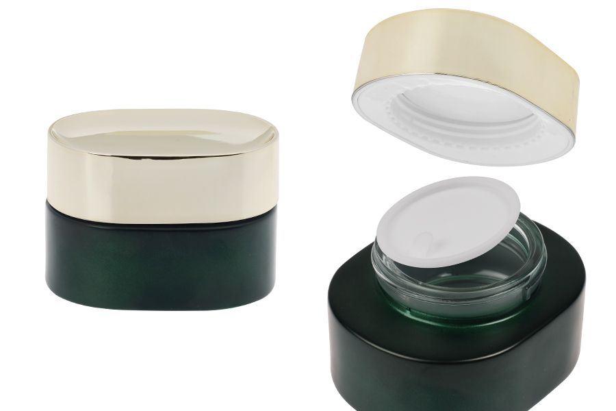 Стъклен буркан 50 мл в матово зелен цвят със златиста капачка с пластмасов уплътнител и с вътрешна пластмасова вложка  -изображение_продукт