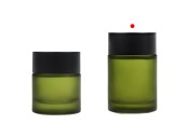 Матово зелен буркан 50 мл с черна капачка(с уплътнител) и пластмасова вътрешна вложка-изображение_група