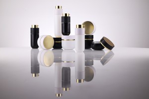 Стъклен буркан 30 мл с капачка (с пластмасово уплътнение) и пластмасова вътрешна вложка -изображение_група