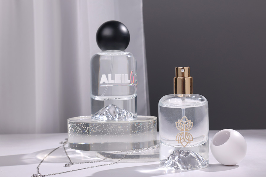 Спрей с бяла матова сферична (голяма) капачка за парфюмни бутилки с 15 мм кримпване за безопасно затваряне-изображение_група