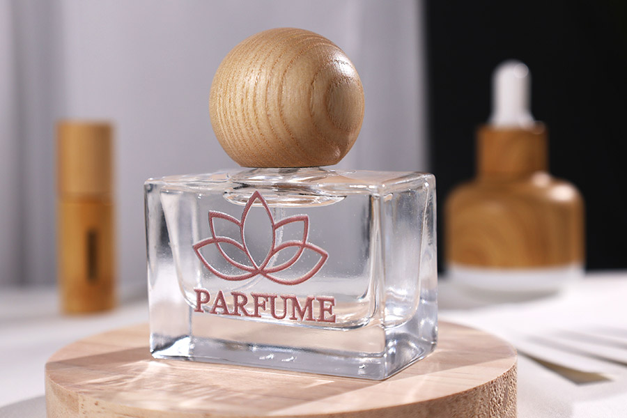 Комплект - алуминиев спрей и дървена капачка (светла) сферични за бутилки с чучур 15/400-изображение_група