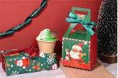 Коледна подаръчна кутия с дръжка и панделка 100х100х100 мм - 25 бр.-изображение_група