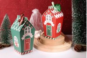 Хартиена коледна подаръчна кутия 70х70х195 мм във формата на къщичка с панделка и етикет - 10 бр.-изображение_група