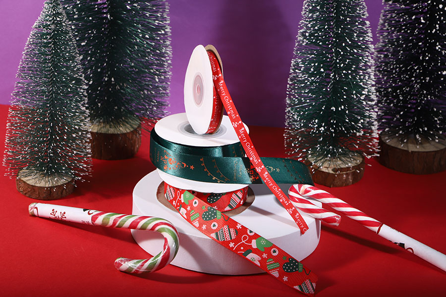 Коледна панделка в червен цвят 10 мм x 22,86 м-изображение_група