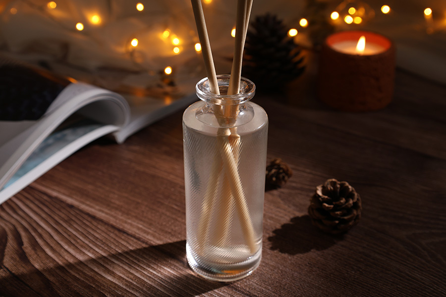 Стъклена декоративна бутилка 150 мл за ароматизатор-изображение_група