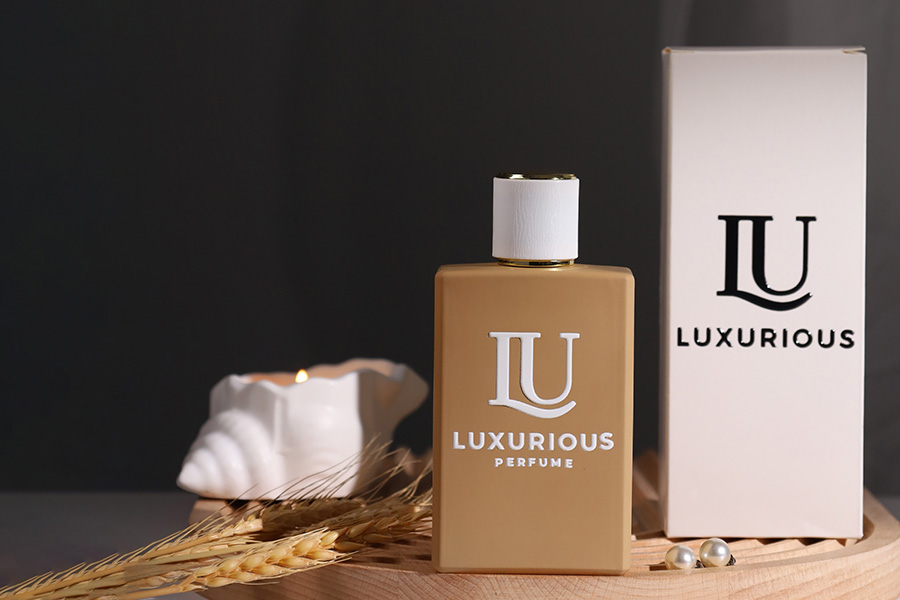 Стъклена  правоъгълна бутилка за парфюм 50 мл (15/400) в каучуков бежов цвят -изображение_група