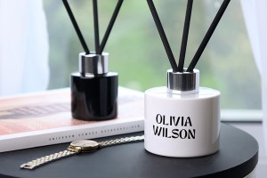 Стъклена цилиндрична бутилка 100 мл бяла, подходяща за ароматизатор дифузер, с гърловона ПП28-изображение_група