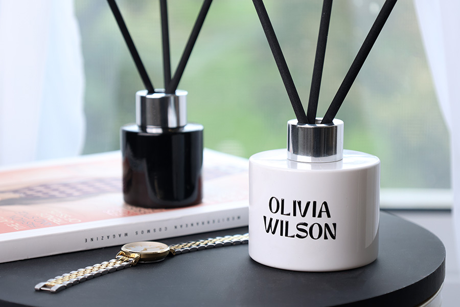 Стъклена цилиндрична бутилка 100 мл бяла, подходяща за ароматизатор дифузер, с гърловона ПП28-изображение_група