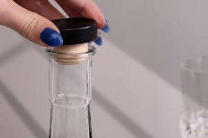 Силиконова тапа с гървена черна глава  Ф 26.5-изображение_група