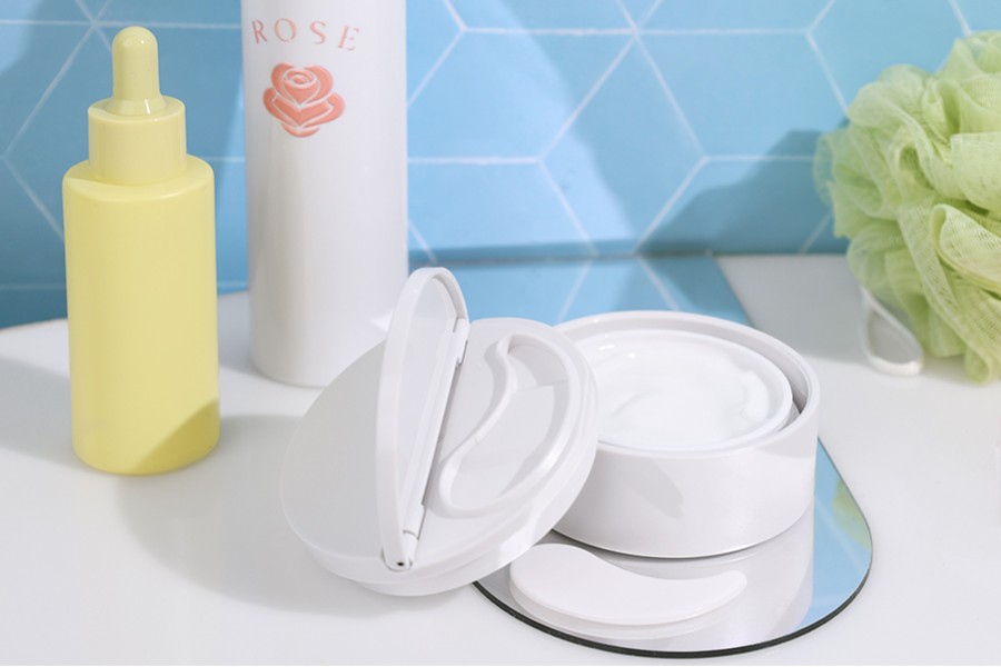 Пластмасов (PP) бял буркан 50 мл с капачка и шпатула Пластмасов (PP) бял буркан 50 мл с капачка и шпатула-изображение_група