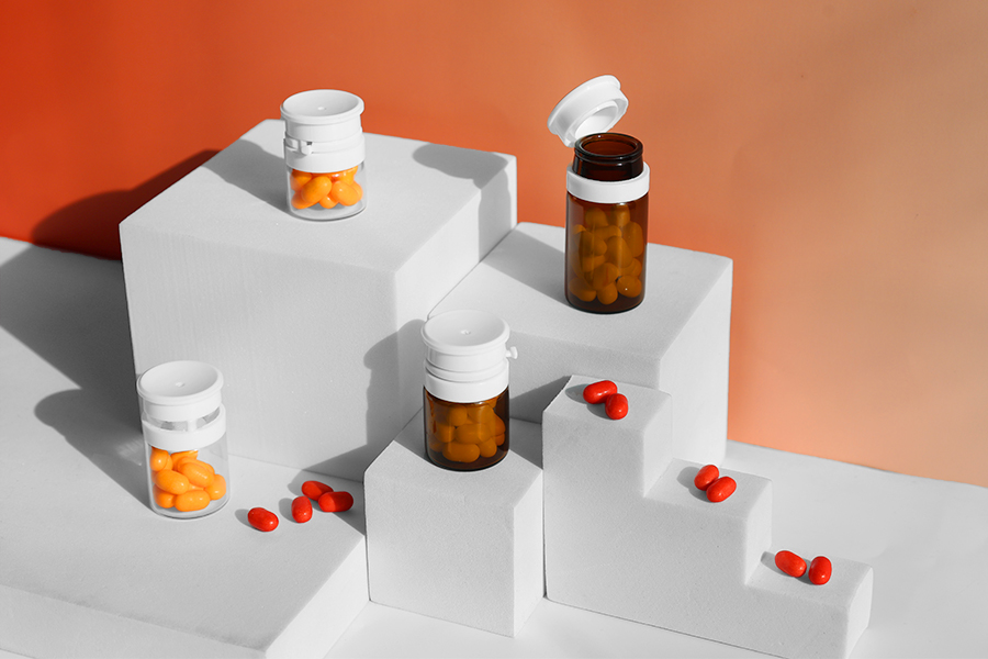 Стъклено бурканче 5 мл в прозрачен или карамелен цвят с бяла предпазна капачка (PP24) за лекарства и хомеопатични продукти-изображение_група