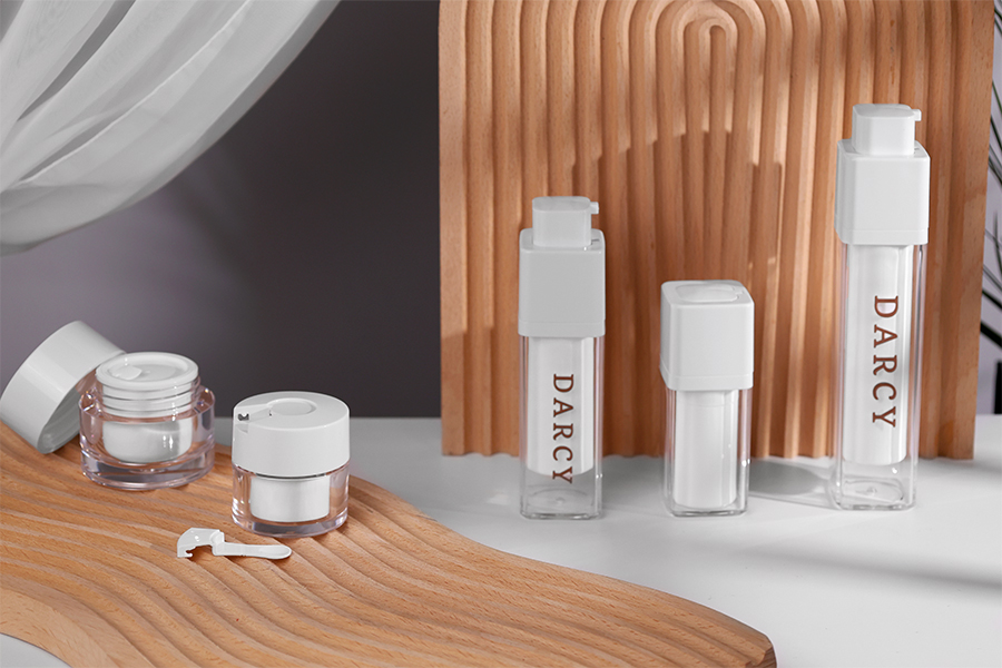 Акрилна пластмасова airless бутилка 50 мл с бяла помпа Акрилна пластмасова airless бутилка 50 мл с бяла помпа-изображение_група