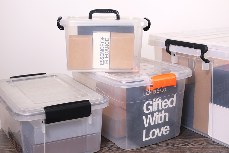 Пластмасова прозрачна кутия 410x280x220 mm, с капак с дръжка-изображение_група