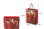 Коледни хартиени червени подаръчни торбички 260x100x320 мм с празничен дизайн и червен шнур - 12 бр. микс дизайни-изображение_размери